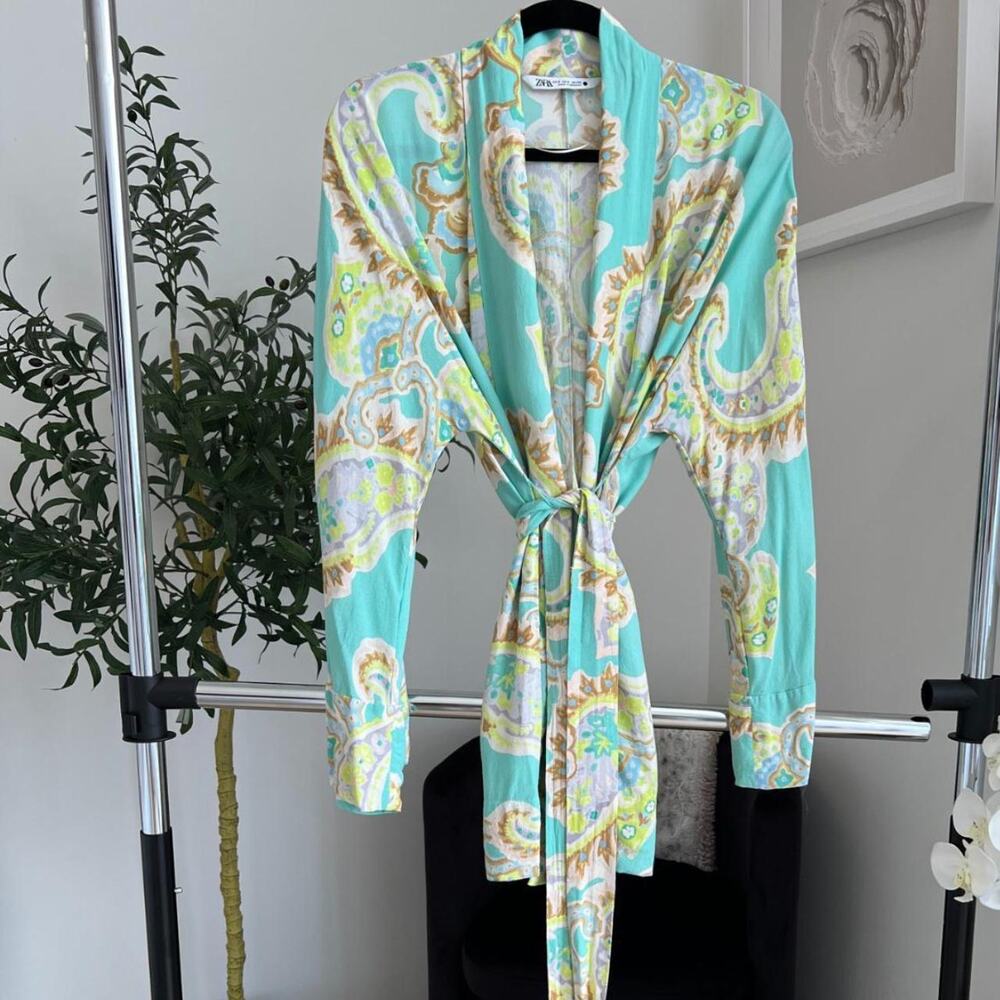 Beautiful Paisley Print Kaftan Blouse